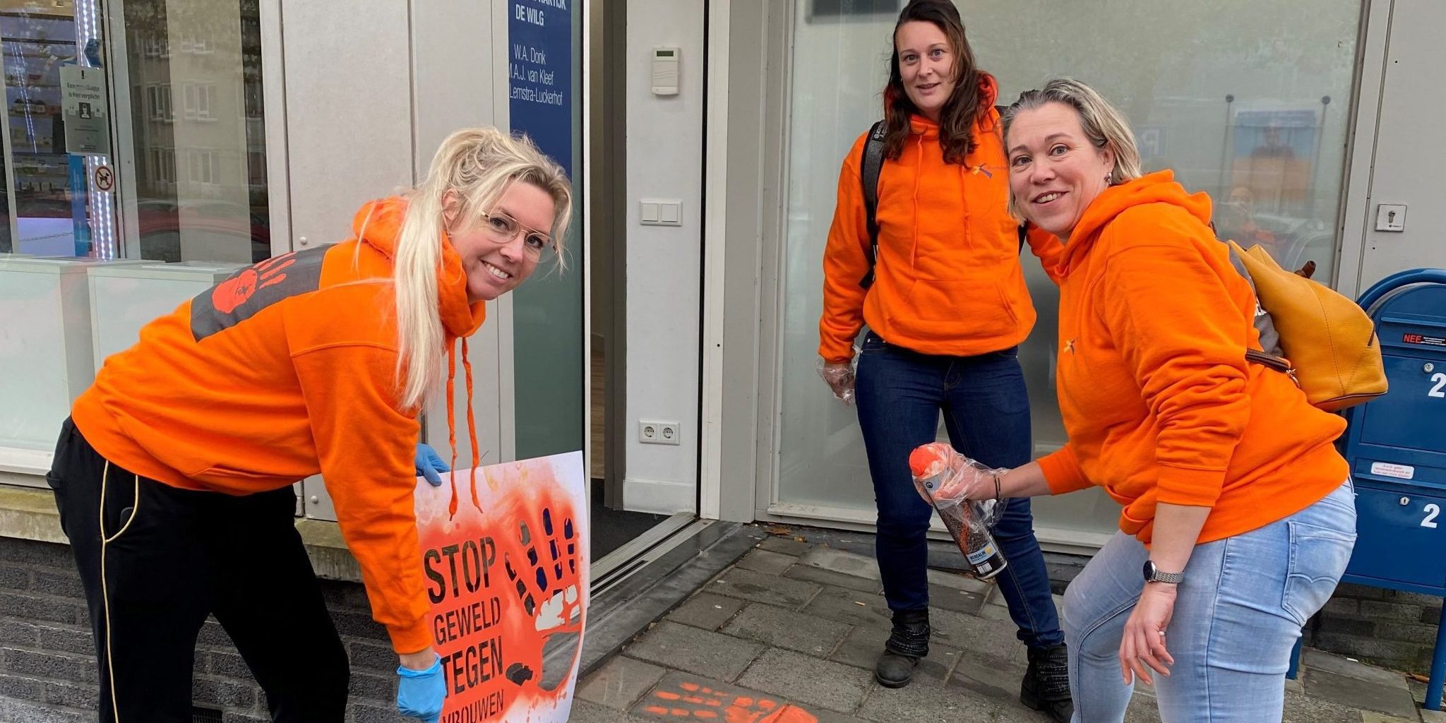 LC35 Orange the World (2)