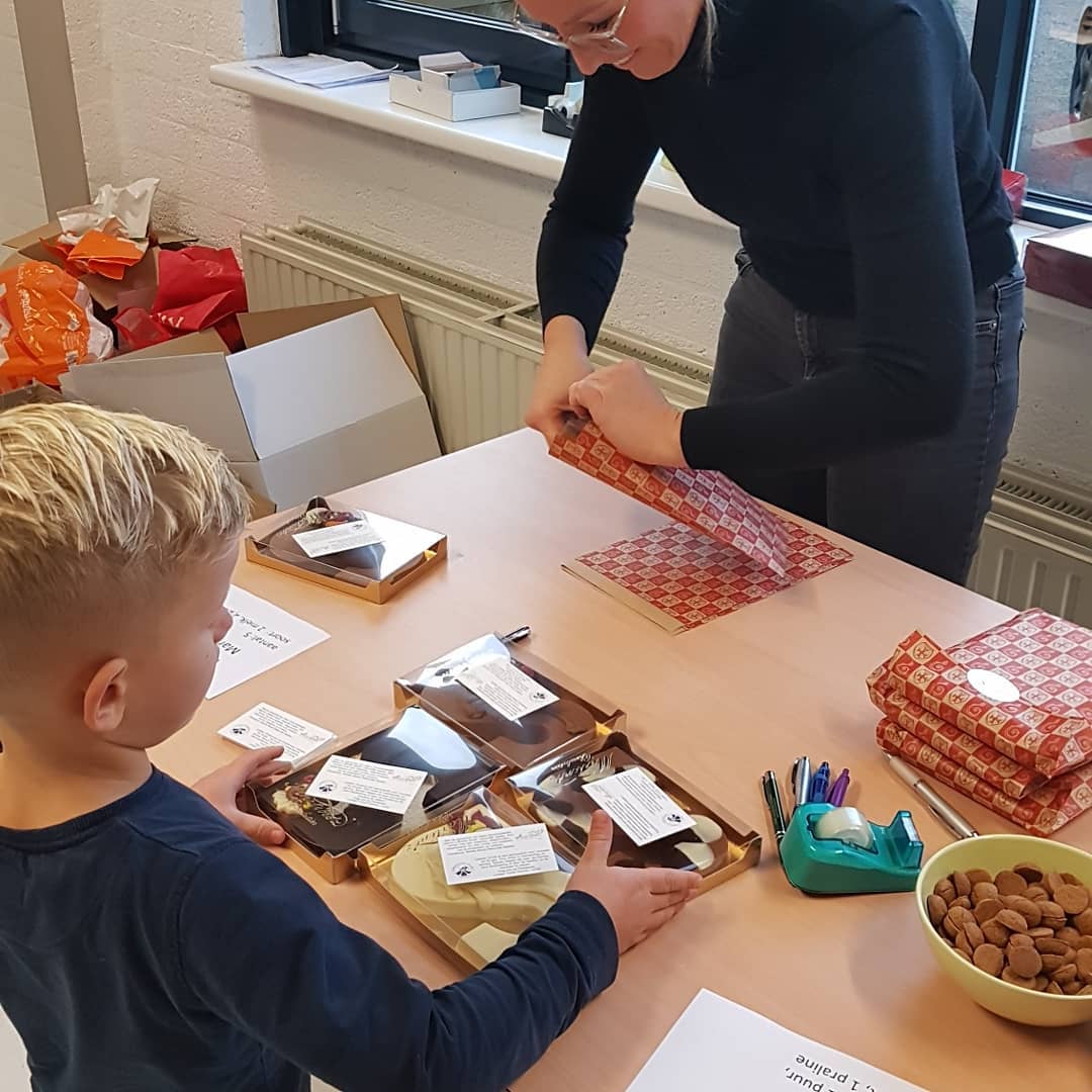 2064 chocoladeletters verkocht voor Brielle Bloeit Natuurlijk Spelen