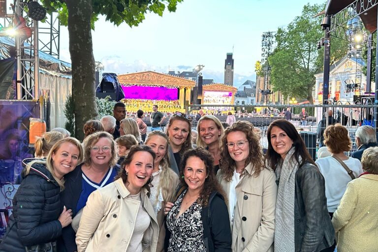 Foto's van de ladies tijdens de repetitie van het Andre Rieu concert